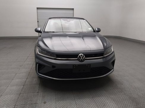 Used 2025 Volkswagen Jetta SE FWD image 14