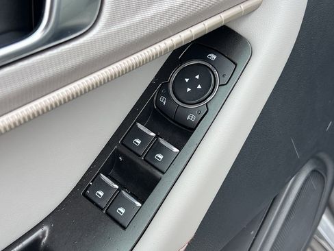 Used 2025 Ford Explorer Active w/ Active Comfort Package image 12