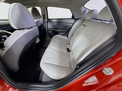 Used 2021 Hyundai Elantra Limited image 30