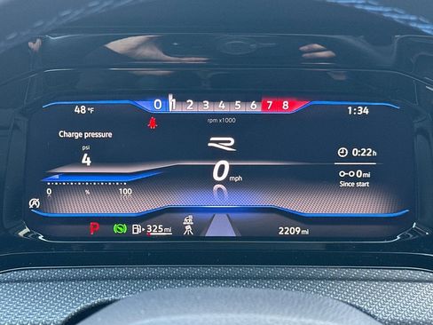 Used 2022 Volkswagen Golf R image 18