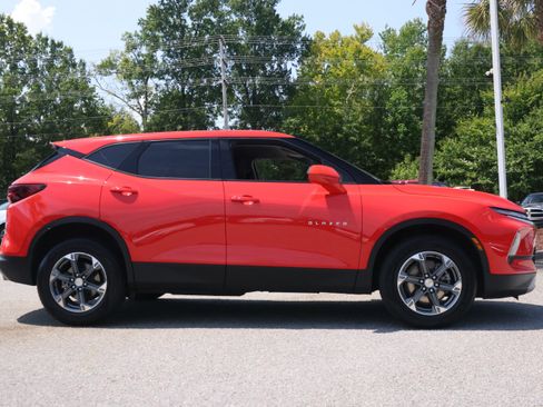 Used 2025 Chevrolet Blazer LT AWD/4WD image 6