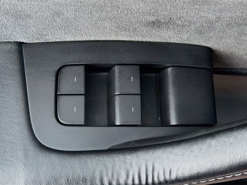 Used 2022 Tesla Model Y Long Range AWD/4WD image 15