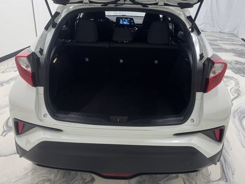 Used 2018 Toyota C-HR XLE FWD image 11