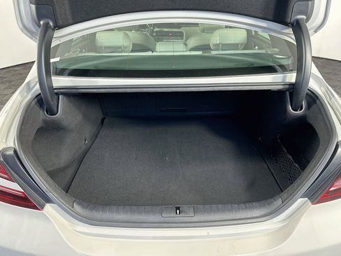 Used 2025 Genesis G70 2.5T RWD image 30