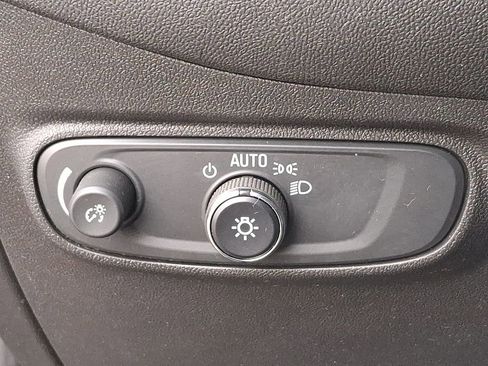 Used 2022 Chevrolet Equinox LT image 23