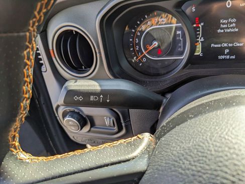 Used 2024 Jeep Gladiator Mojave w/ Technology Group image 33