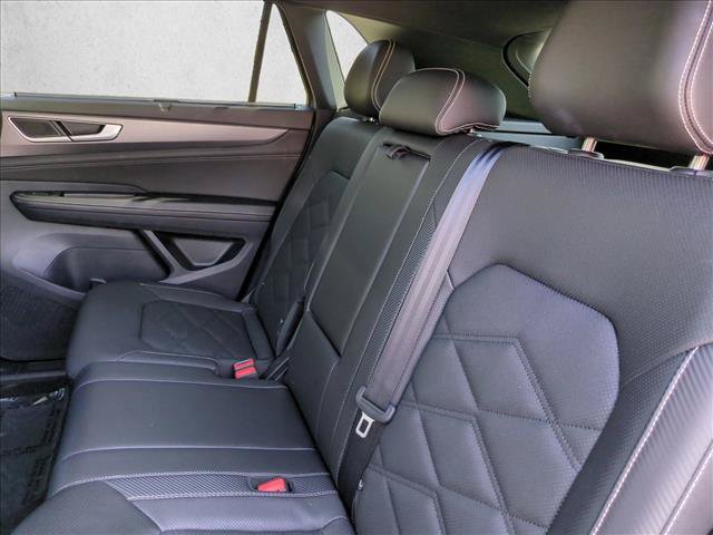 Used 2026 Volkswagen Atlas Cross Sport SE FWD image 17