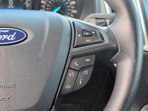 Used 2020 Ford Edge SE image 21