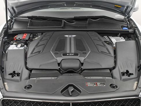 New 2025 Bentley Bentayga image 30