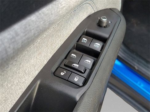 Used 2024 Jeep Compass Latitude image 13