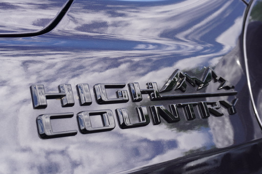Certified 2025 Chevrolet Tahoe High Country w/ Sun And Tow Package AWD/4WD image 11