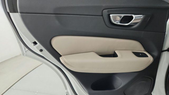 Certified 2026 Volvo XC60 B5 Plus w/ Protection Package Premier AWD/4WD image 43