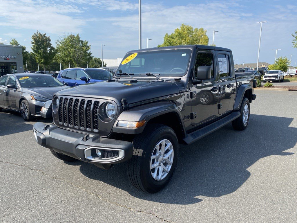 Used 2023 Jeep Gladiator Sport AWD/4WD image 9