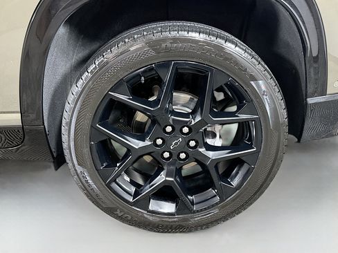 Used 2024 Chevrolet Traverse RS AWD/4WD image 33