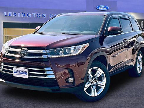 Used 2018 Toyota Highlander Limited AWD/4WD image 3