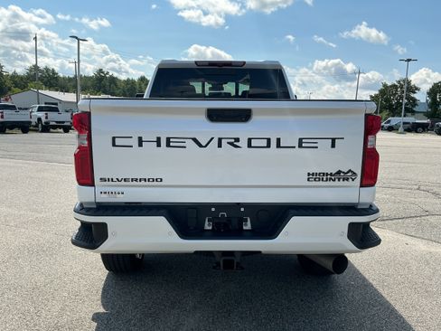 Certified 2024 Chevrolet Silverado 3500 High Country w/ LPO, Dark Essentials Package AWD/4WD image 5