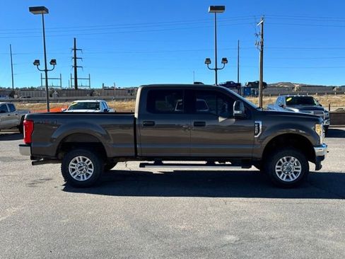 Used 2017 Ford F250 XLT image 6