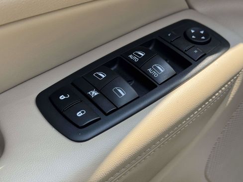 Used 2017 Jeep Grand Cherokee Limited AWD/4WD image 17