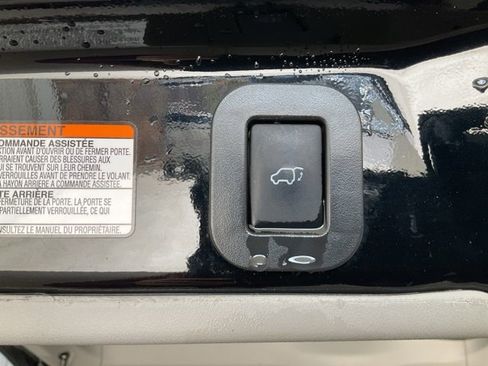 Used 2017 Toyota Sienna XLE image 22