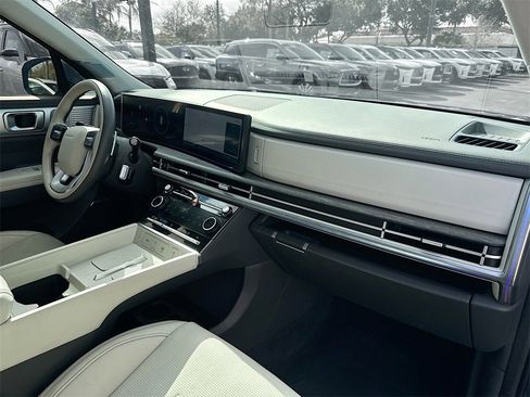 Used 2025 Hyundai Santa Fe Calligraphy image 32