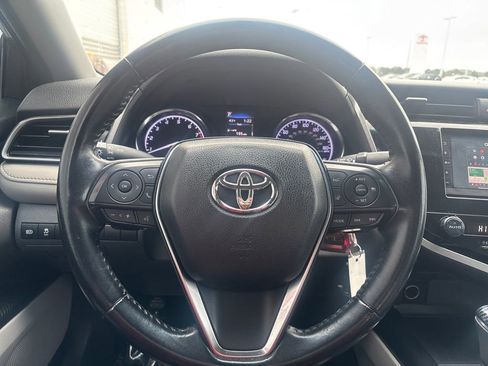 Used 2019 Toyota Camry SE image 18