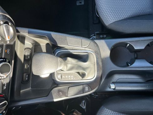 Used 2025 Kia Soul LX w/ LX Technology Package image 38