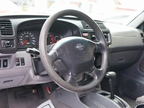 Used 2000 Nissan Xterra XE image 6