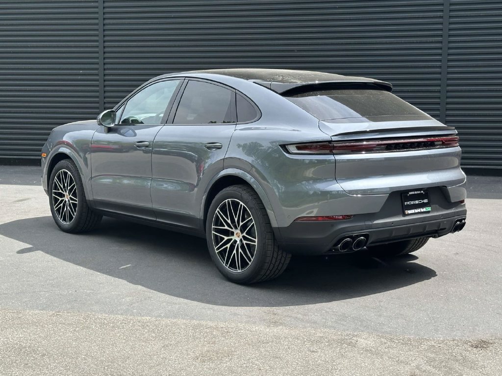 Used 2026 Porsche Cayenne Coupe AWD/4WD image 3