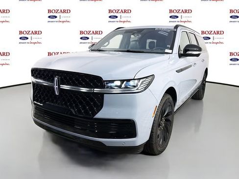 New 2025 Lincoln Navigator L Reserve w/ Jet Appearance Package image 3