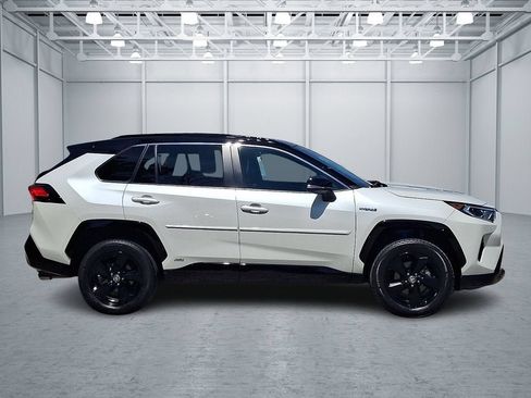 Used 2021 Toyota RAV4 XSE AWD/4WD image 9