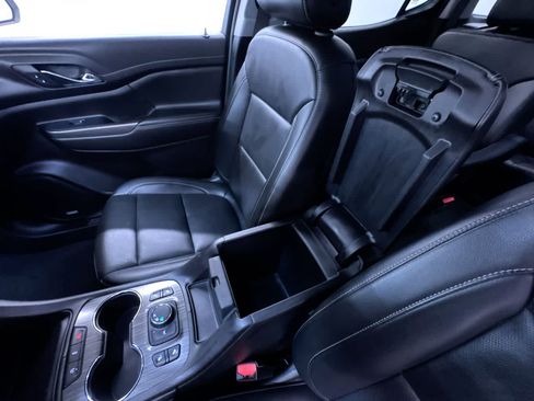 Used 2023 GMC Acadia SLT FWD image 31