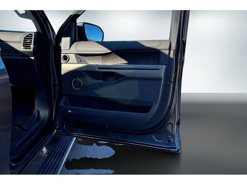 Used 2021 Ford Expedition Limited image 29