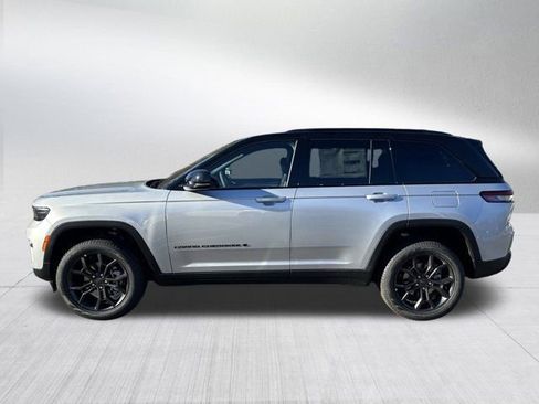 New 2025 Jeep Grand Cherokee Limited image 8