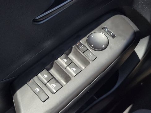 Used 2025 Hyundai Kona SEL FWD image 24