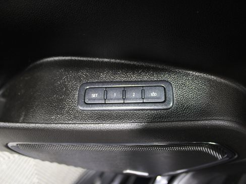 Used 2020 Chevrolet Suburban Premier image 8