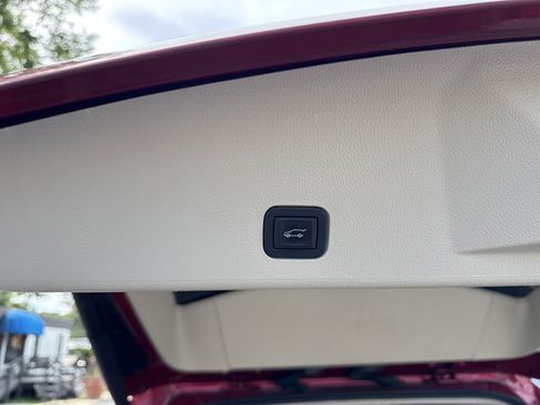 Used 2016 Cadillac SRX Luxury w/ Driver Awareness Package image 30