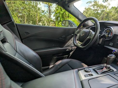 Used 2016 Chevrolet Corvette Z06 w/ 3LZ Preferred Equipment Group RWD image 10