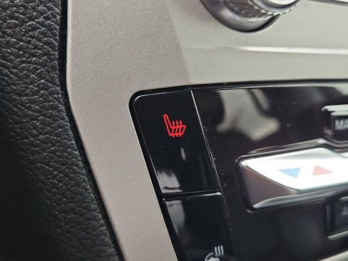 Used 2022 Ford Explorer XLT w/ Equipment Group 202A image 25