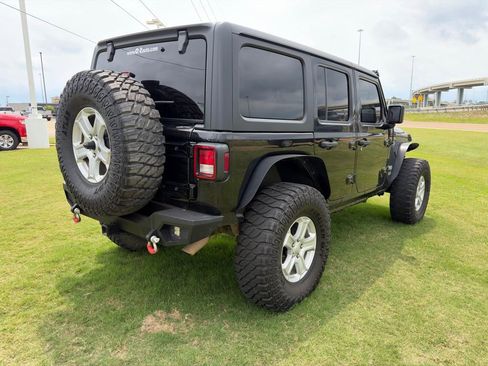 Used 2019 Jeep Wrangler Unlimited Sport S AWD/4WD image 4