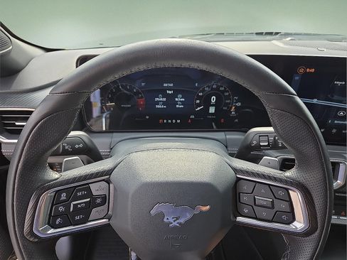 Used 2025 Ford Mustang GT Premium RWD image 4