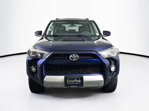 Used 2018 Toyota 4Runner TRD Off-Road Premium AWD/4WD image 2