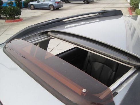 Used 2011 Subaru Outback 3.6R Limited image 11