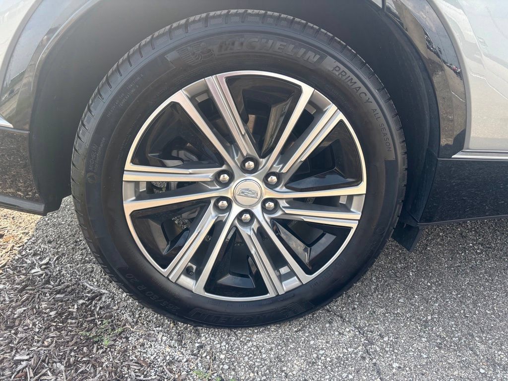Certified 2024 Cadillac Lyriq Luxury AWD/4WD image 15
