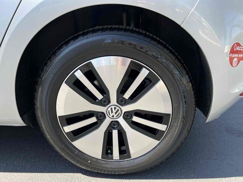 Used 2016 Volkswagen e-Golf SE w/ DC Fast Charging Package image 68