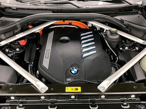 Used 2022 BMW X5 xDrive45e w/ M Sport Package AWD/4WD image 9