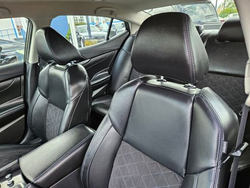 Used 2017 Nissan Maxima SR w/ Midnight Edition FWD image 14