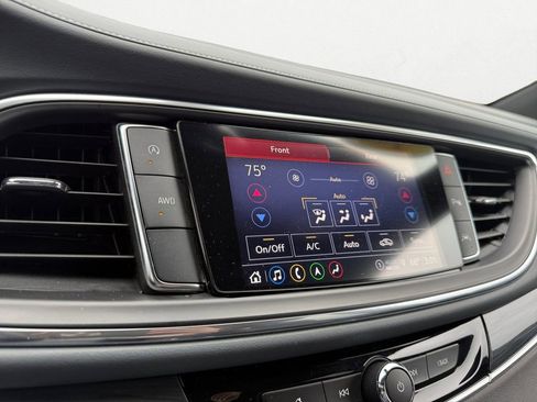 Used 2024 Buick Enclave Premium image 22