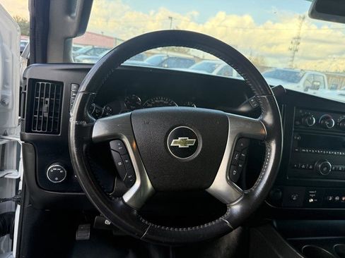 Used 2018 Chevrolet Express 2500 w/ Enhanced Convenience Package image 11
