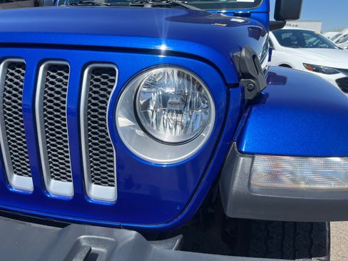 Used 2018 Jeep Wrangler Unlimited Sahara image 9