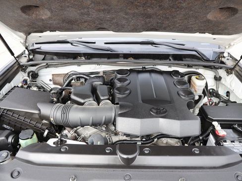 Certified 2019 Toyota 4Runner SR5 Premium image 27